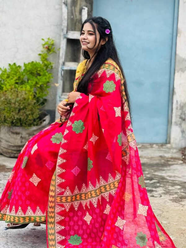 Exclusive Design Screen-Print Saree