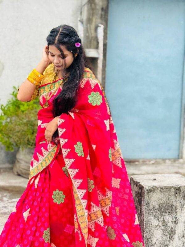 Exclusive Design Screen-Print Saree