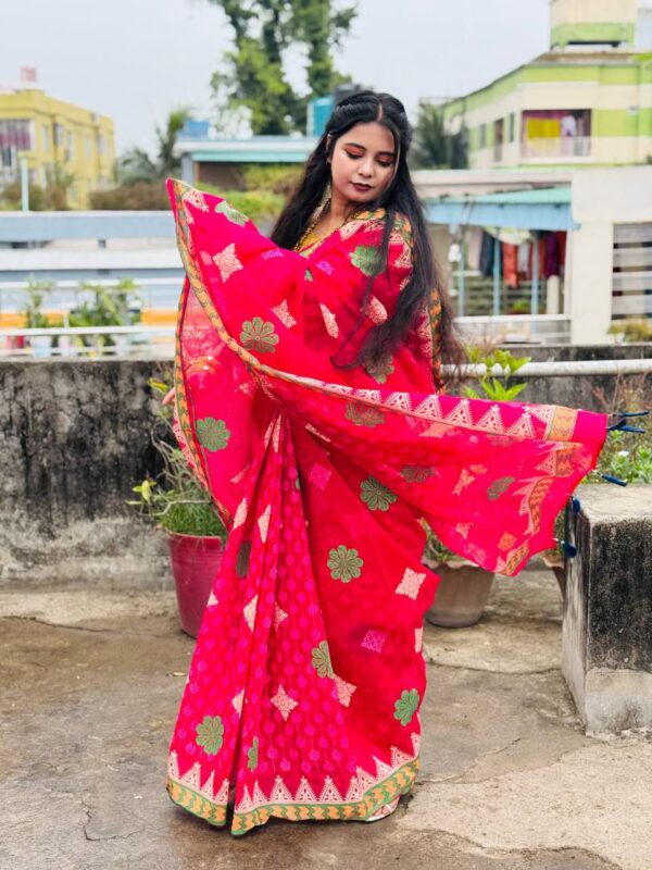 Exclusive Design Screen-Print Saree