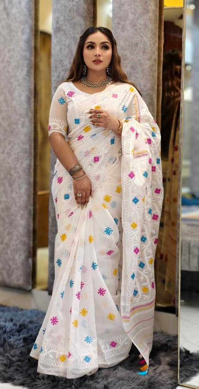 প্রিমিয়াম কোয়ালিটির জামদানী মোটিভ হাফ সিল্ক স্কিন প্রিন্ট শাড়ি + ব্লাউজ পিচ সহ (code-39) - Image 4